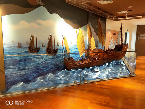 玻璃鋼雕塑和不銹鋼雕塑各自特點是什么