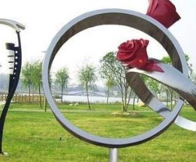 不銹鋼雕塑設計過程中的注意事項